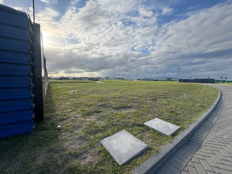 Terreno no Condomínio: 2ª foto da galeria de imagens do imóvel