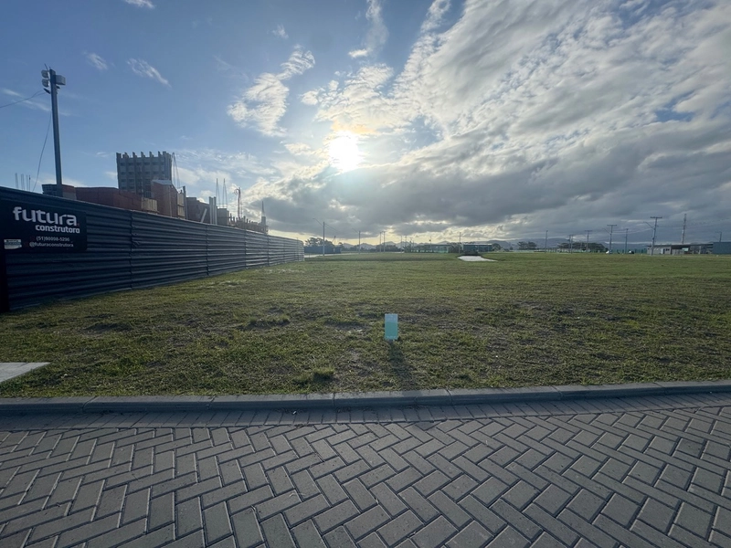 Terreno no Condomínio: 1ª foto da galeria de imagens do imóvel