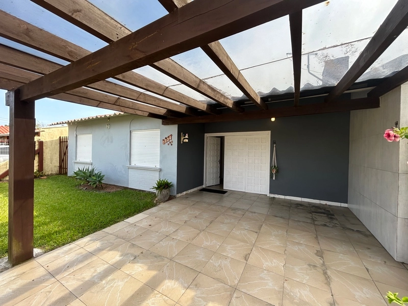 Casa à venda em Atlântida Sul!: 2ª foto da galeria de imagens do imóvel