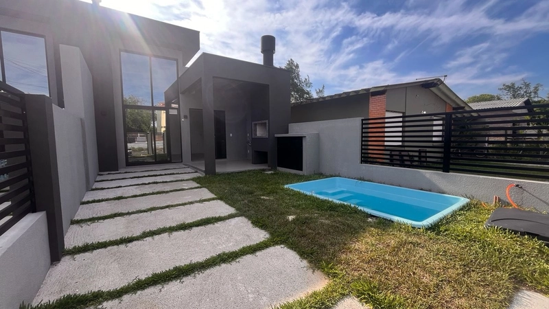 Milanezi Vende casa em Atlântida sul: 2ª foto da galeria de imagens do imóvel