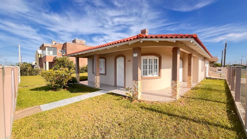 Casa à venda em Atlântida Sul!: 2ª foto da galeria de imagens do imóvel