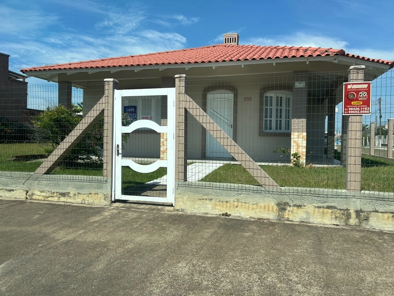 Casa à venda em Atlântida Sul!: 3ª foto da galeria de imagens do imóvel