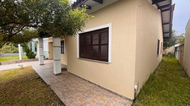 Casa em Atlântida Sul: 5ª foto da galeria de imagens do imóvel