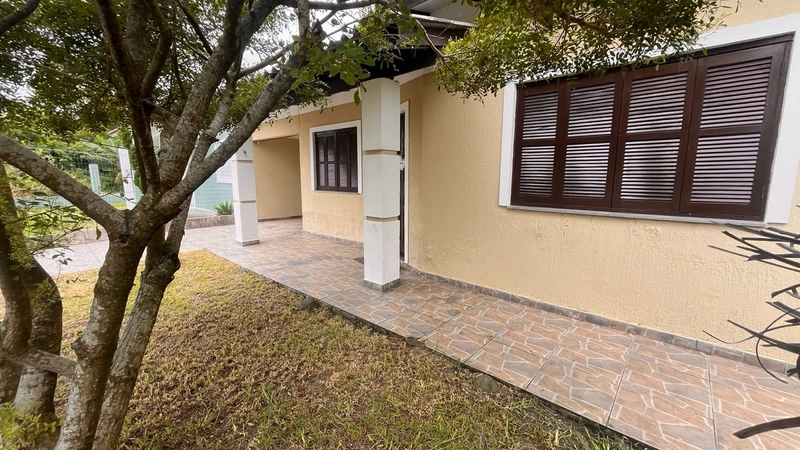 Casa em Atlântida Sul: 2ª foto da galeria de imagens do imóvel