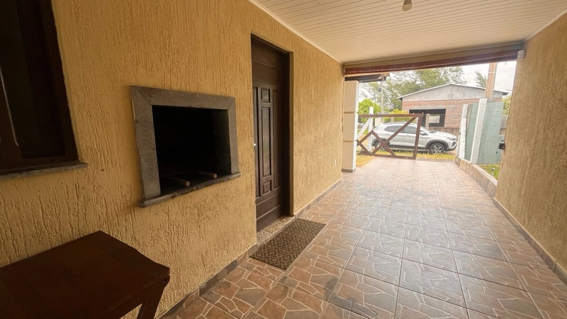 Casa em Atlântida Sul: 7ª foto da galeria de imagens do imóvel