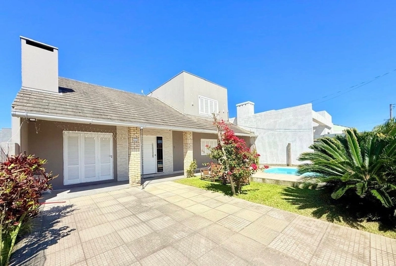 Casa à venda em Atlântida Sul!: 3ª foto da galeria de imagens do imóvel