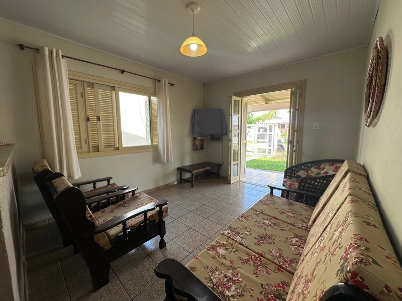 Casa 3 dormitórios próxima ao mar: 6ª foto da galeria de imagens do imóvel