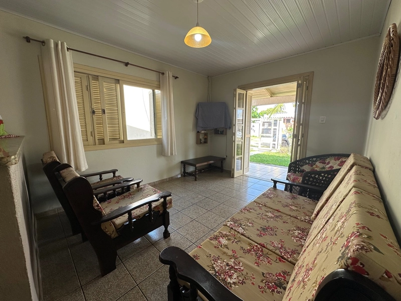 Casa 3 dormitórios próxima ao mar: 5ª foto da galeria de imagens do imóvel