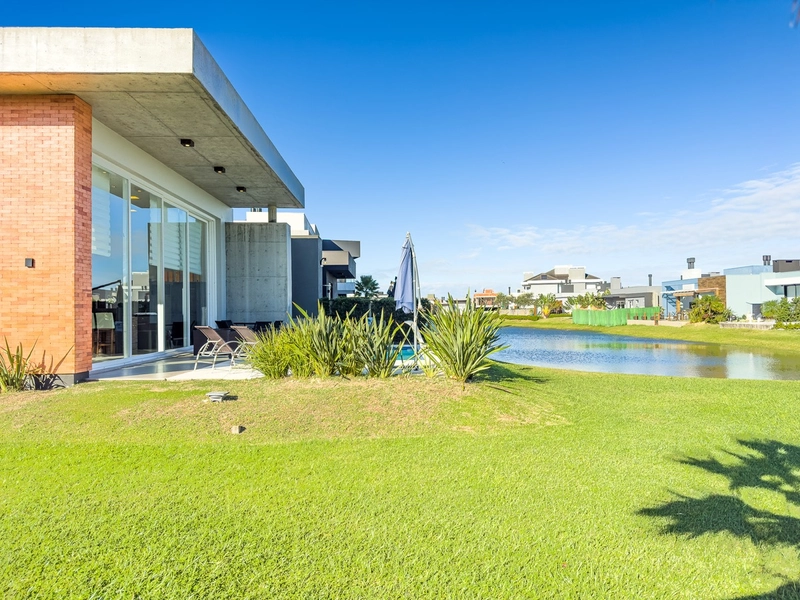 Casa no Condomínio Rivieira: 4ª foto da galeria de imagens do imóvel