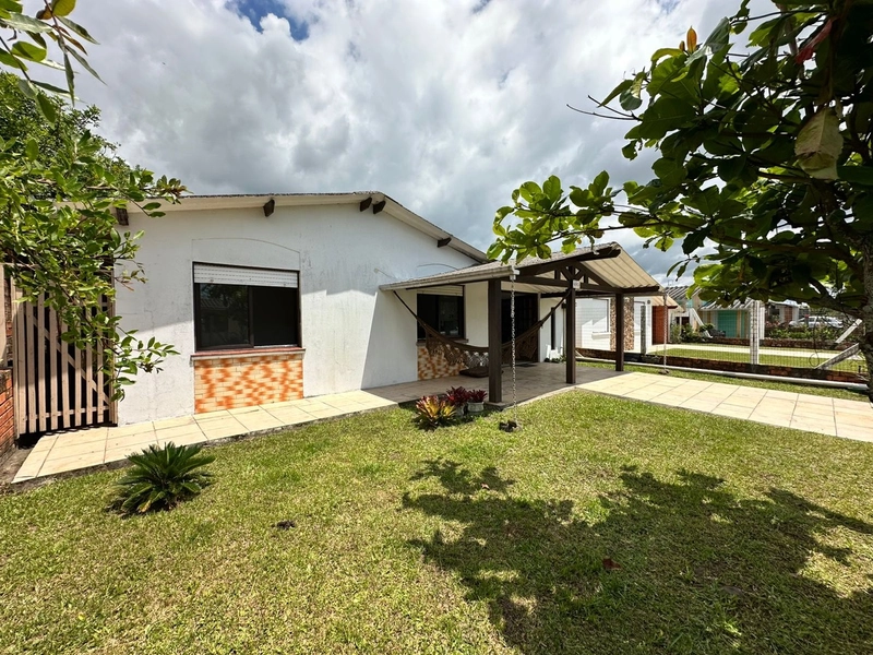 Casa à venda em Atlântida Sul!: 3ª foto da galeria de imagens do imóvel