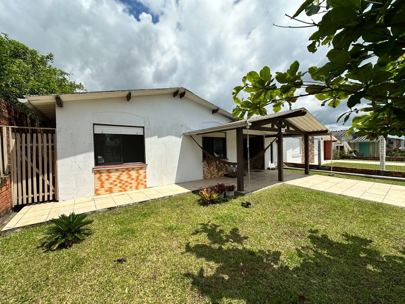 Casa à venda em Atlântida Sul!