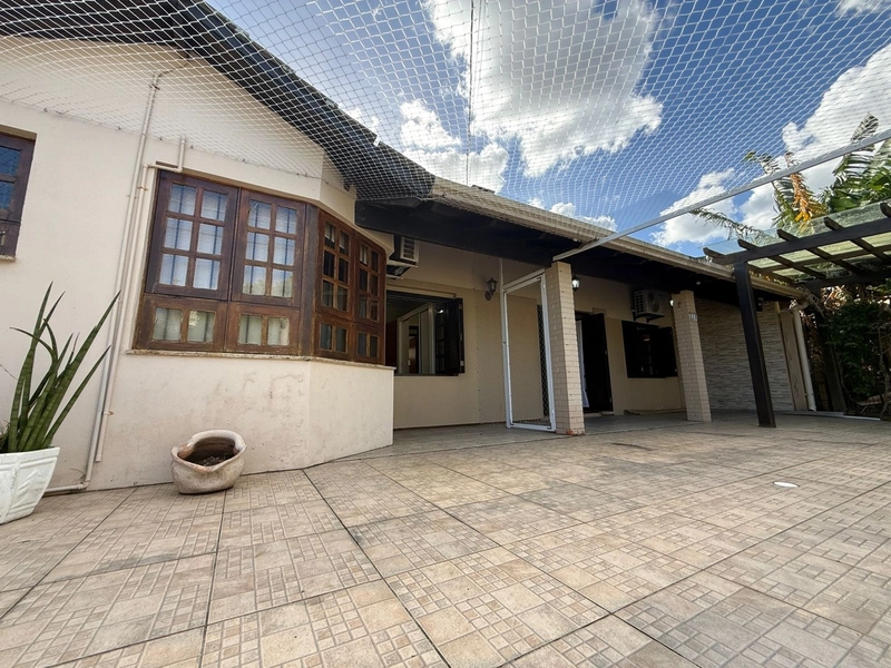 CASA À VENDA EM ATLÂNTIDA SUL!: 3ª foto da galeria de imagens do imóvel