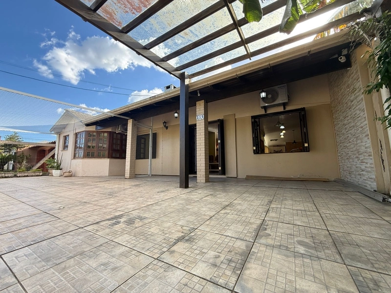 CASA À VENDA EM ATLÂNTIDA SUL!: 2ª foto da galeria de imagens do imóvel