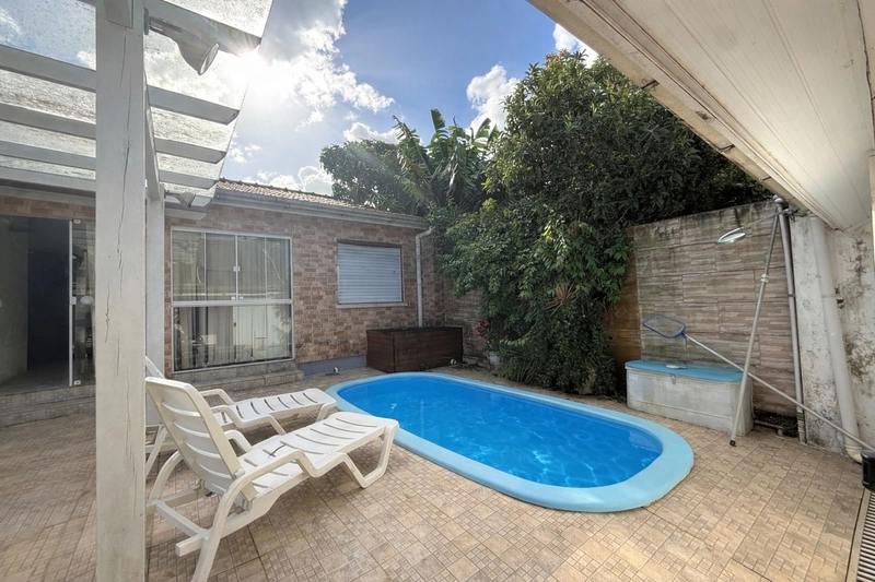 CASA À VENDA EM ATLÂNTIDA SUL!: 4ª foto da galeria de imagens do imóvel