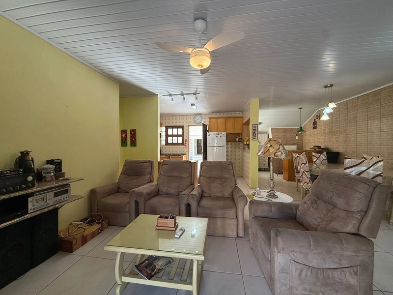 CASA À VENDA EM ATLÂNTIDA SUL!: 5ª foto da galeria de imagens do imóvel