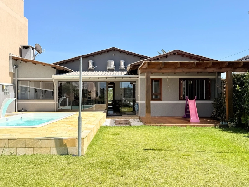 Casa a Venda em Atlântida Sul!: 5ª foto da galeria de imagens do imóvel