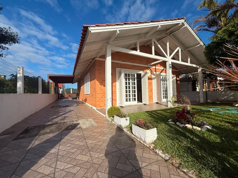 CASA À VENDA EM ATLÂNTIDA SUL!: 3ª foto da galeria de imagens do imóvel