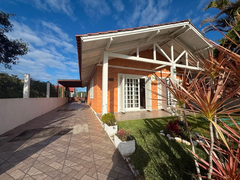 CASA À VENDA EM ATLÂNTIDA SUL!: 6ª foto da galeria de imagens do imóvel