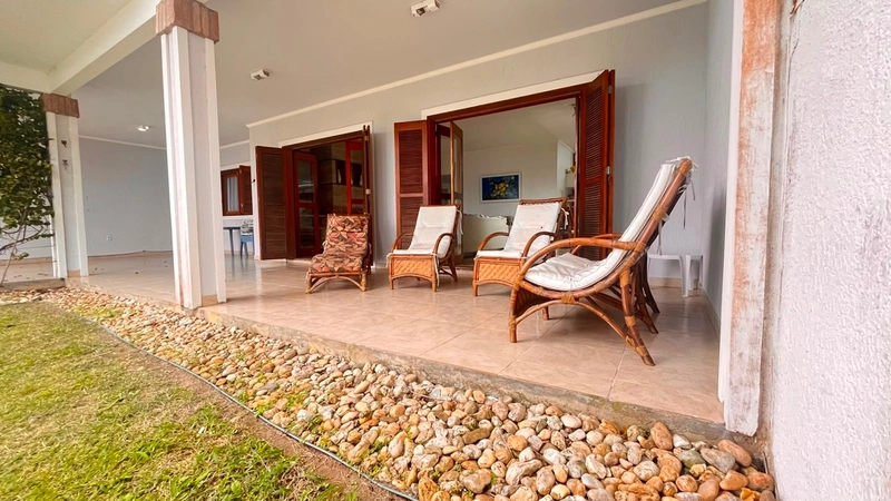 Casa com otima localização em Atlantida Sul: 4ª foto da galeria de imagens do imóvel