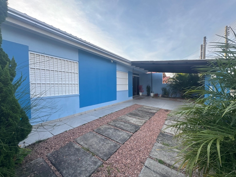 Casa em Atlântida Sul a venda: 1ª foto da galeria de imagens do imóvel