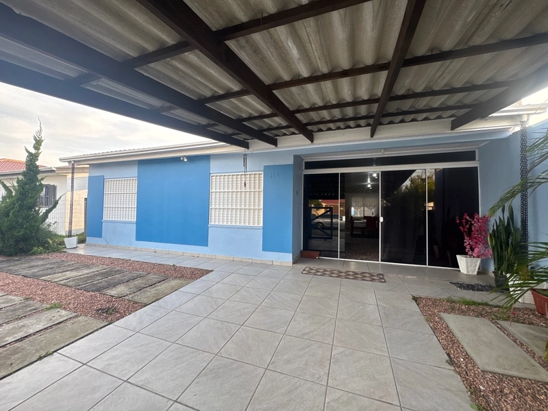 Casa em Atlântida Sul a venda: 3ª foto da galeria de imagens do imóvel