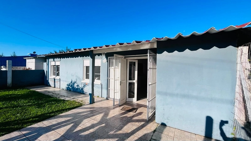Casa á venda em Atlantida Sul: 2ª foto da galeria de imagens do imóvel