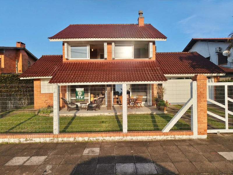 CASA À VENDA EM ATLÂNTIDA!