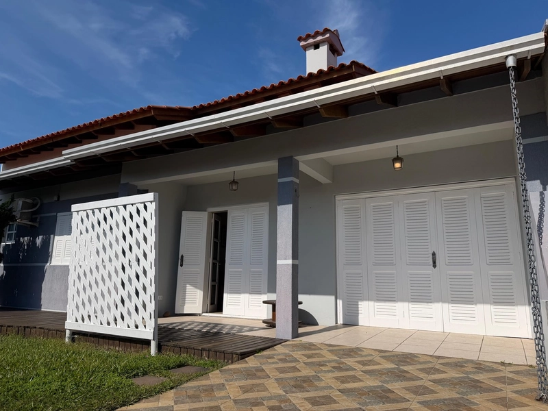 Casa a venda em Atlântida Sul: 3ª foto da galeria de imagens do imóvel
