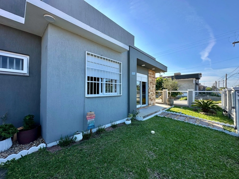 Casa à venda em Atlântida Sul!: 2ª foto da galeria de imagens do imóvel