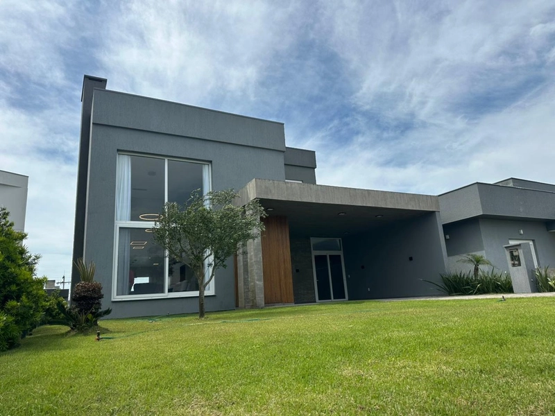 Sobrado à venda em condomínio fechado em Xangri-Lá!: 2ª foto da galeria de imagens do imóvel