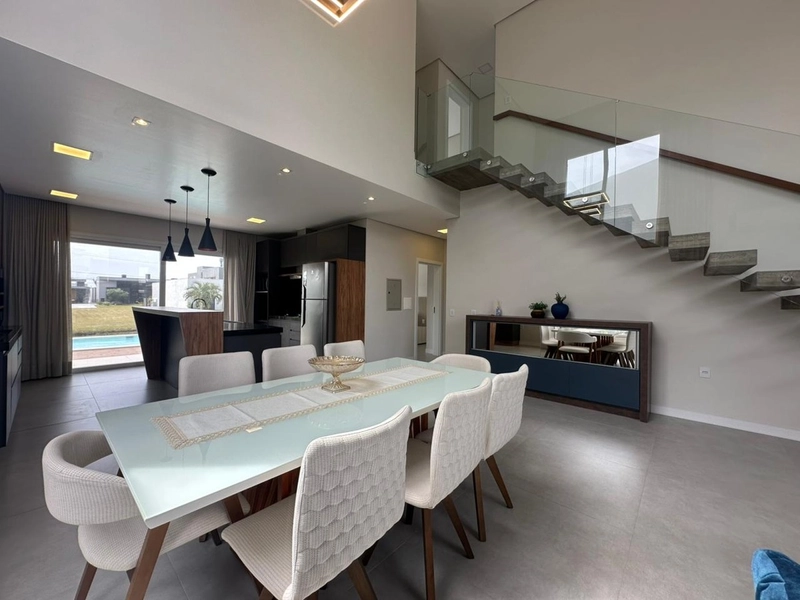 Sobrado à venda em condomínio fechado em Xangri-Lá!: 8ª foto da galeria de imagens do imóvel