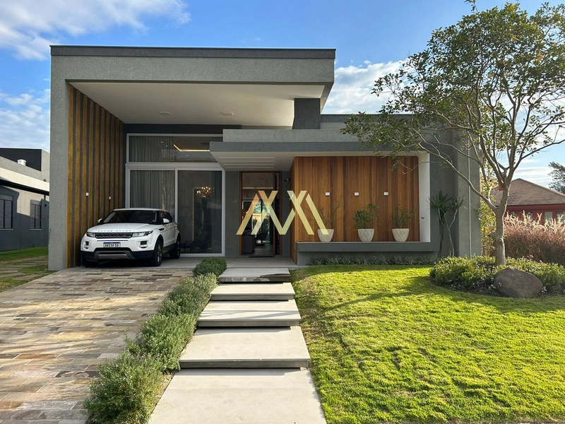 Belíssima casa térrea em condomínio fechado