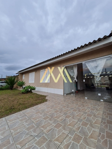 Casa com piscina à venda em Atlântida Sul!: 1ª foto da galeria de imagens do imóvel