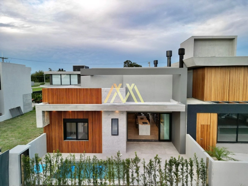 Excelente casa térrea com piscina: 27ª foto da galeria de imagens do imóvel