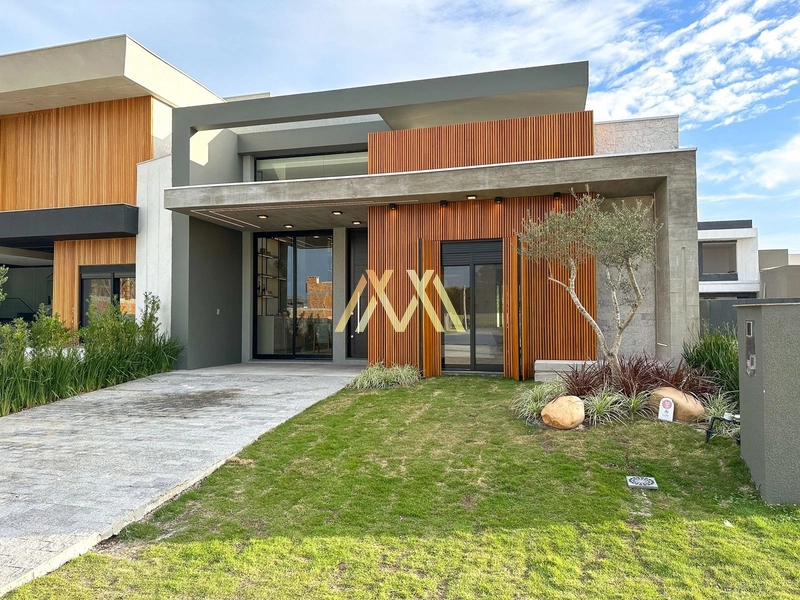 Excelente casa térrea com piscina