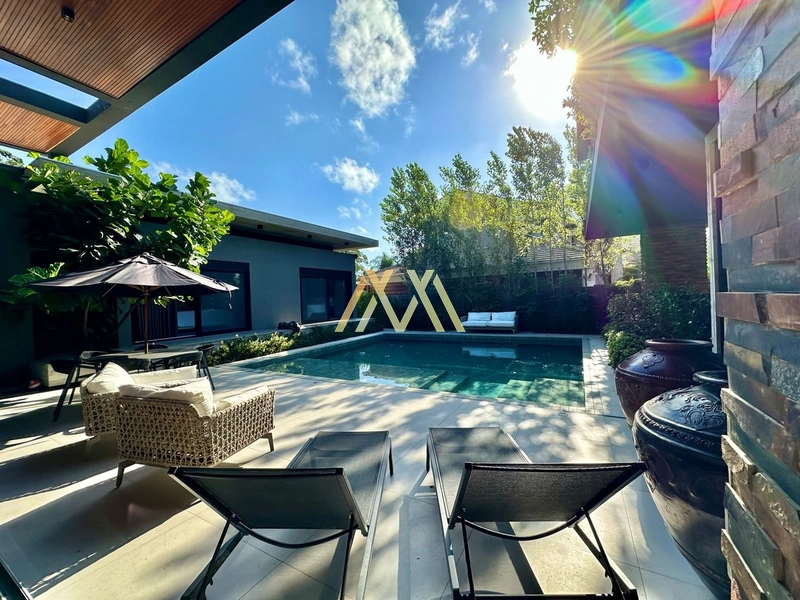 Belíssimo sobrado com piscina: 24ª foto da galeria de imagens do imóvel