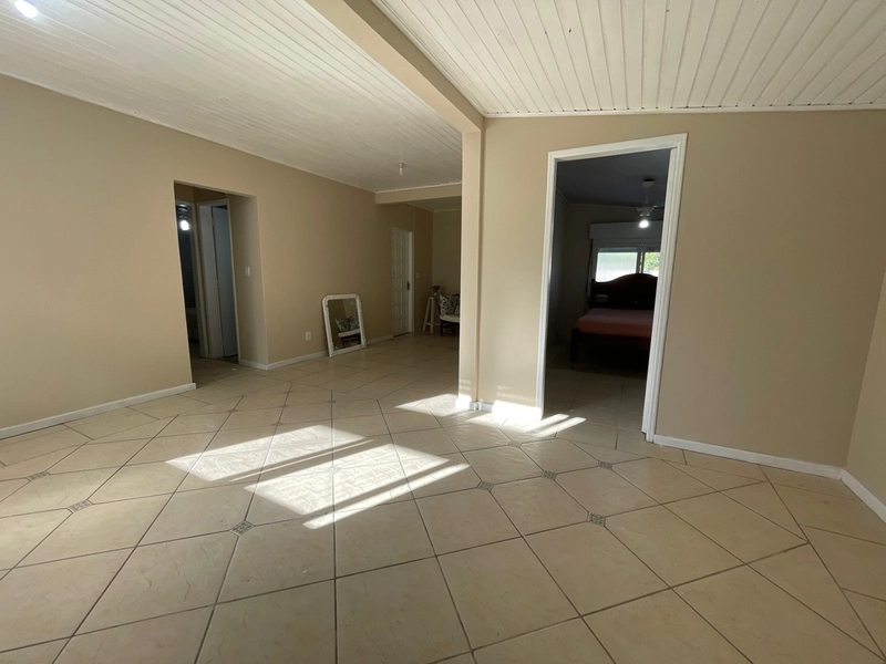 CASA COM PISCINA A VENDA EM ATLÂNTIDA SUL!: 2ª foto da galeria de imagens do imóvel