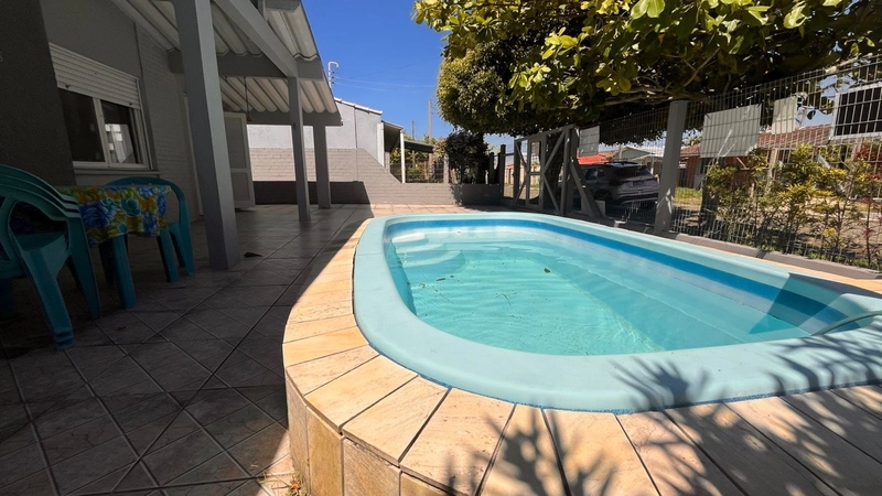 CASA COM PISCINA A VENDA EM ATLÂNTIDA SUL!: 4ª foto da galeria de imagens do imóvel