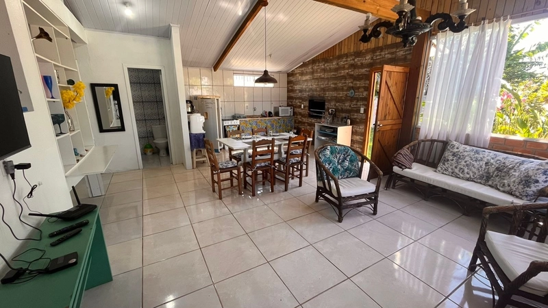 CASA COM PISCINA A VENDA EM ATLÂNTIDA SUL!: 8ª foto da galeria de imagens do imóvel