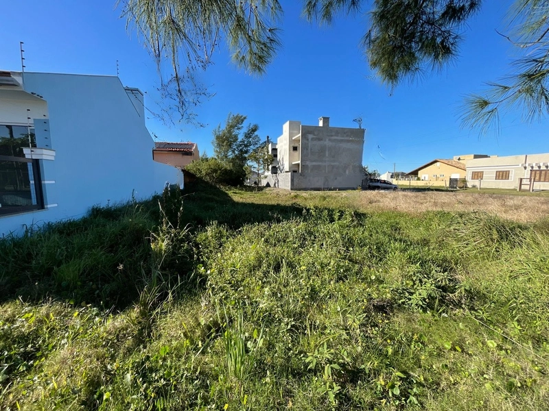 Terreno à vende em Atlântida Sul!: 1ª foto da galeria de imagens do imóvel