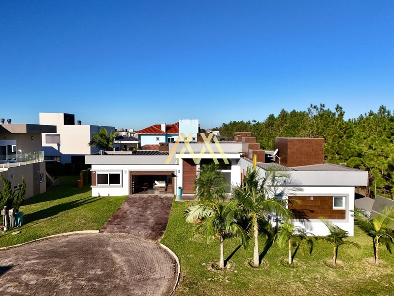 Casa à venda no condomínio Lagoa do Passo em Atlântida Sul!