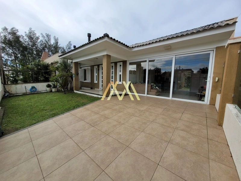 Casa à venda em Xangri-Lá!