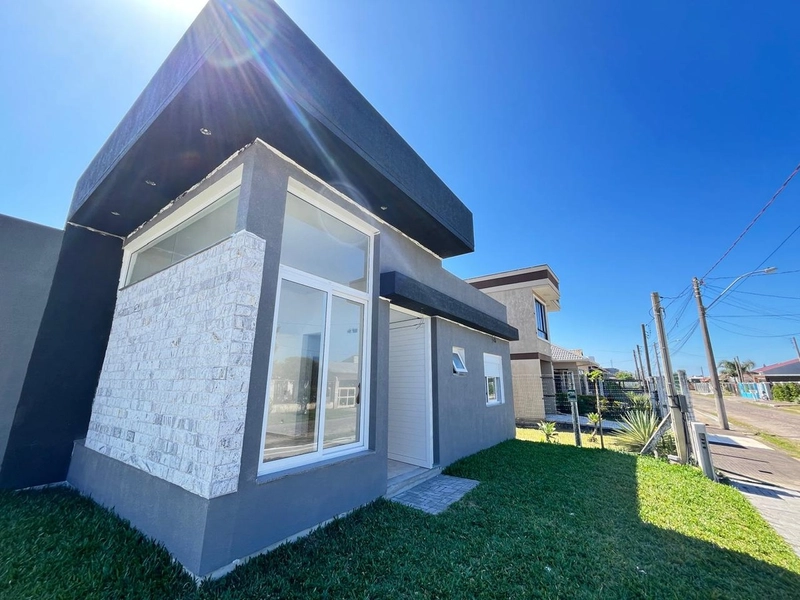 Casa à venda em Atlântida Sul!: 2ª foto da galeria de imagens do imóvel