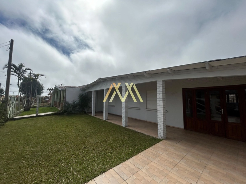 CASA A VENDA EM ATLÂNTIDA SUL, 03 QUARTOS COM PISCINA!: 2ª foto da galeria de imagens do imóvel
