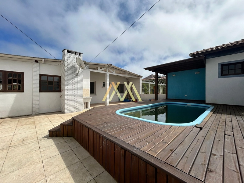 CASA A VENDA EM ATLÂNTIDA SUL, 03 QUARTOS COM PISCINA!: 3ª foto da galeria de imagens do imóvel