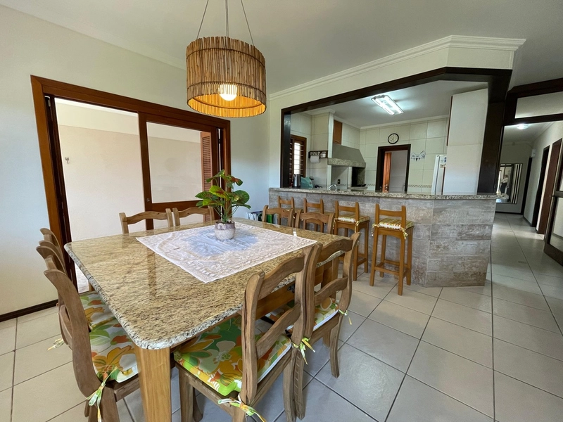 CASA A VENDA A 3 QUADRAS DO MAR EM ATLÂNTIDA SUL!: 8ª foto da galeria de imagens do imóvel