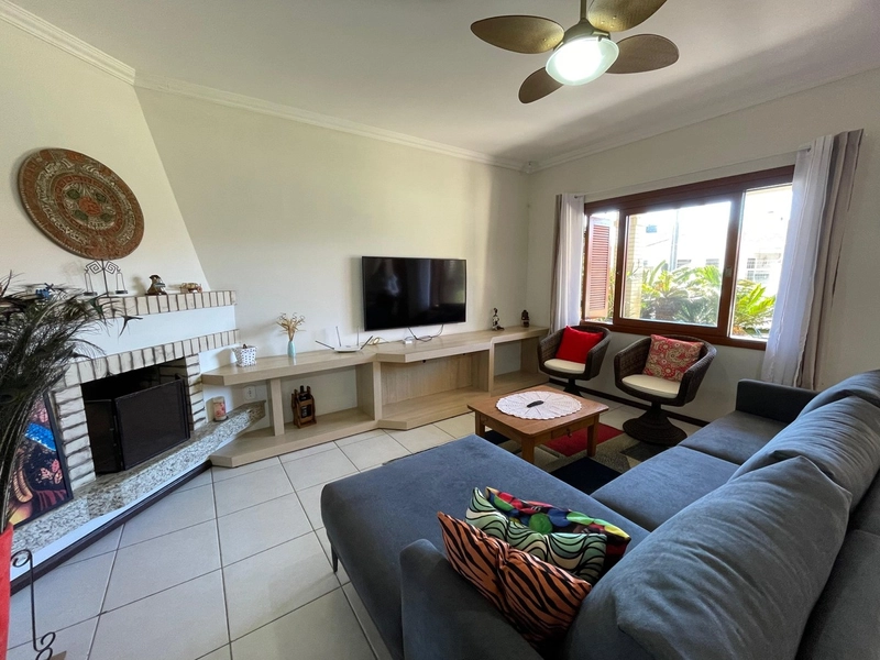 CASA A VENDA A 3 QUADRAS DO MAR EM ATLÂNTIDA SUL!: 6ª foto da galeria de imagens do imóvel