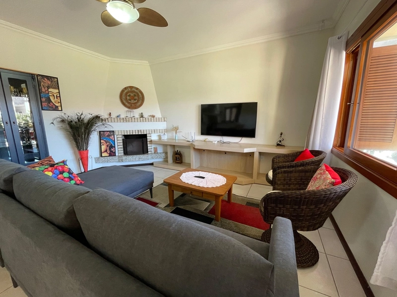 CASA A VENDA A 3 QUADRAS DO MAR EM ATLÂNTIDA SUL!: 4ª foto da galeria de imagens do imóvel