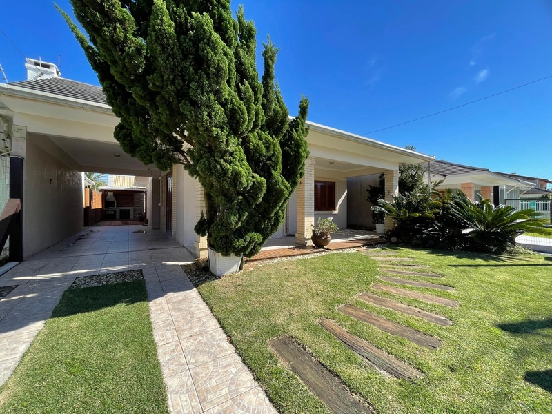 CASA A VENDA A 3 QUADRAS DO MAR EM ATLÂNTIDA SUL!: 2ª foto da galeria de imagens do imóvel