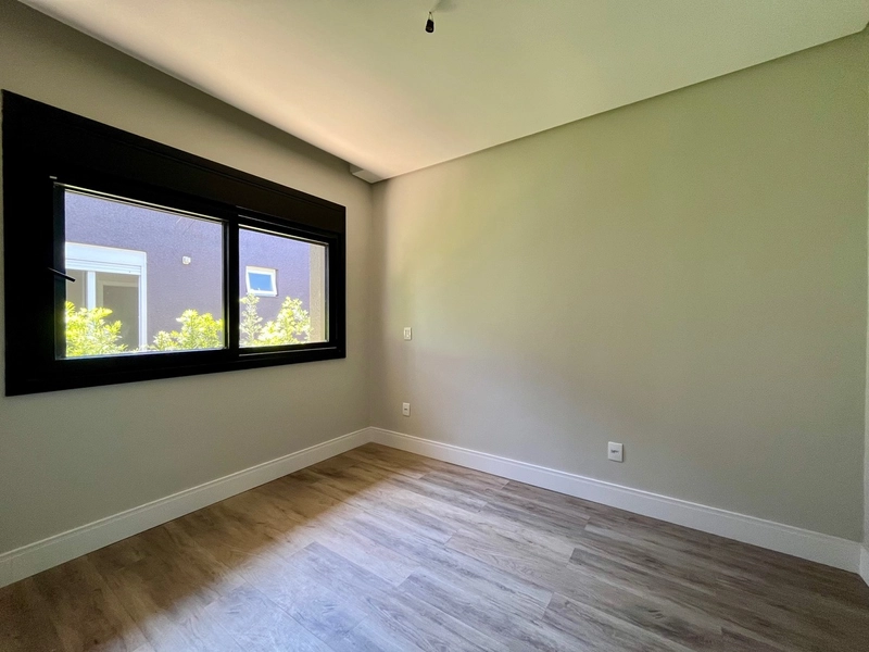 Casa nova à venda de alto padrão com piscina: 17ª foto da galeria de imagens do imóvel